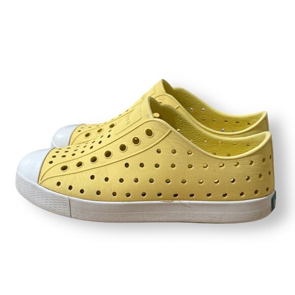 Native Shoes Jefferson Slip On Shoes Kids Size J1 Banana Yellow/White - Picture 3 of 5